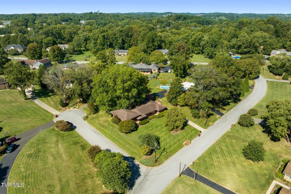 Photo #12: 909 Millercrest Drive