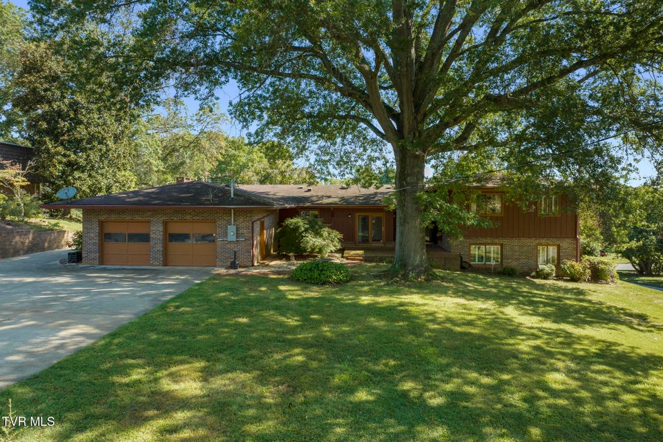 Photo #19: 909 Millercrest Drive