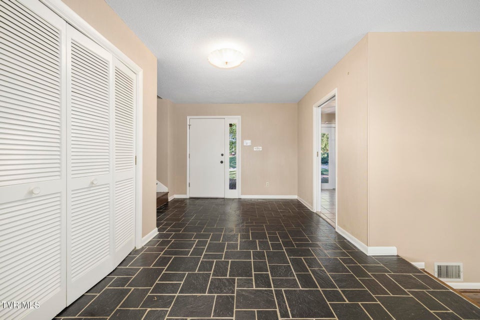 Photo #21: 909 Millercrest Drive