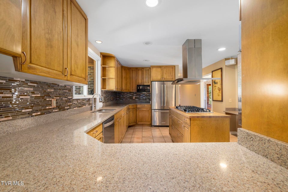 Photo #26: 909 Millercrest Drive