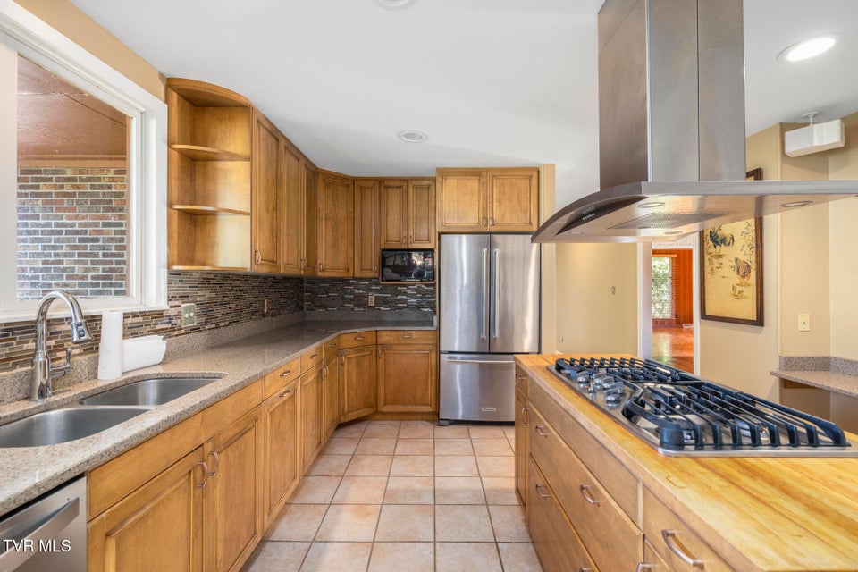Photo #30: 909 Millercrest Drive