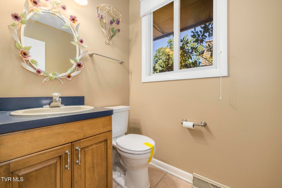 Photo #33: 909 Millercrest Drive