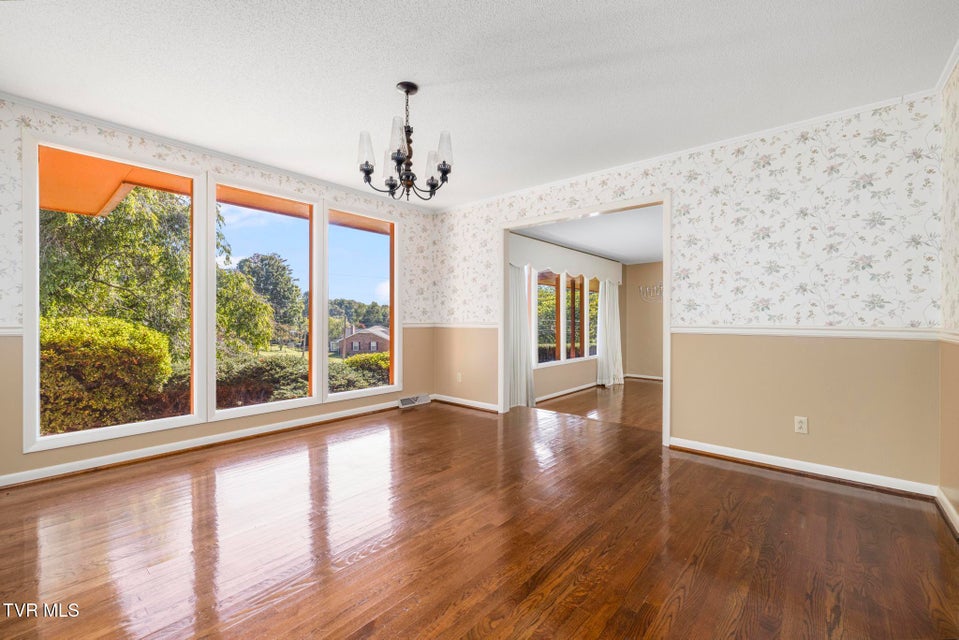 Photo #40: 909 Millercrest Drive