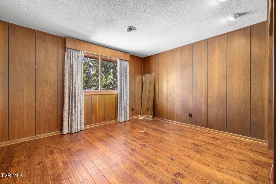 Photo #45: 909 Millercrest Drive