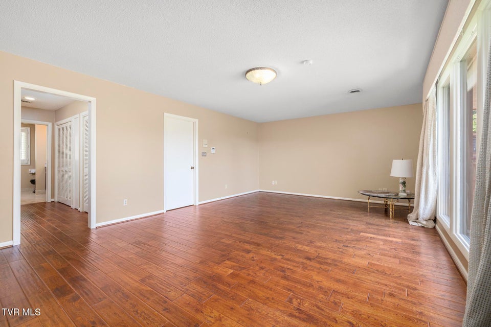 Photo #49: 909 Millercrest Drive