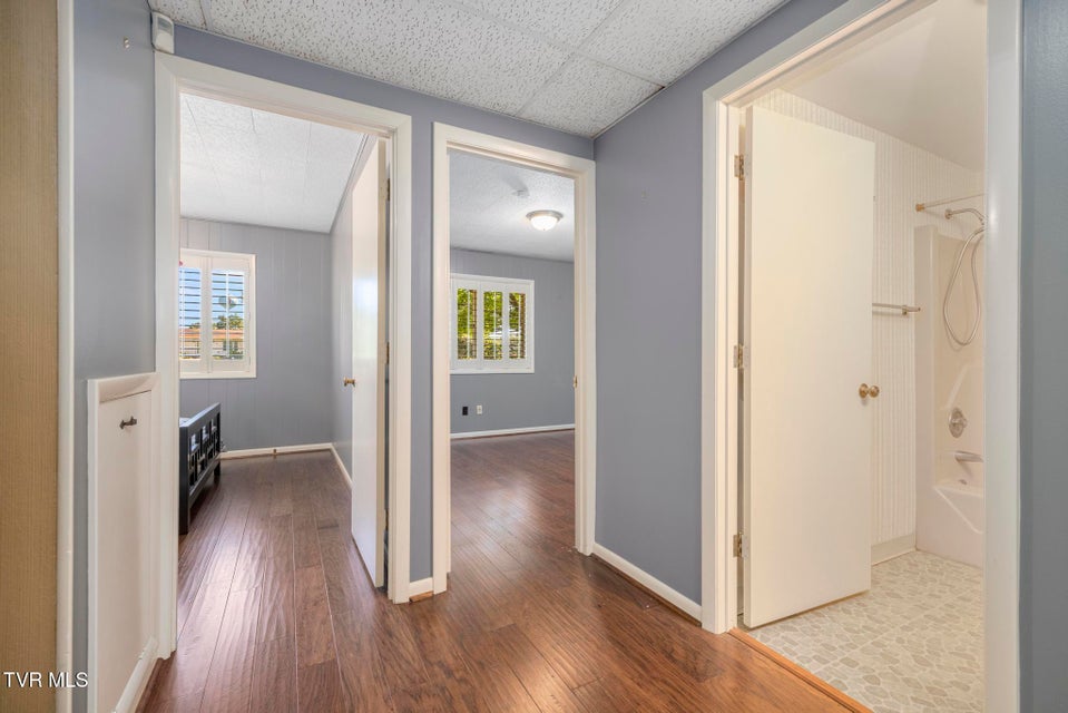 Photo #54: 909 Millercrest Drive