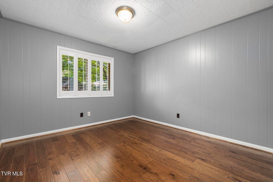 Photo #62: 909 Millercrest Drive
