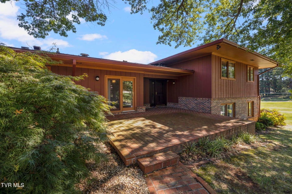 Photo #76: 909 Millercrest Drive