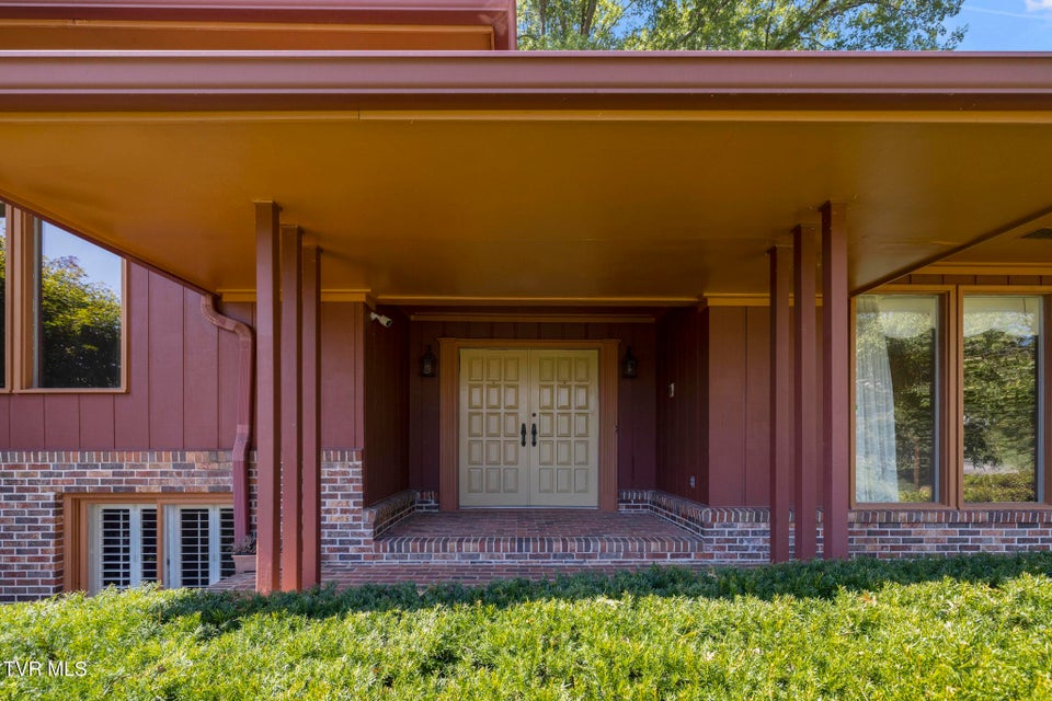 Photo #82: 909 Millercrest Drive
