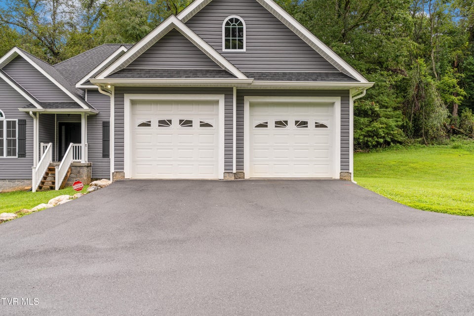 Photo #65: 1161 Laurel Way 