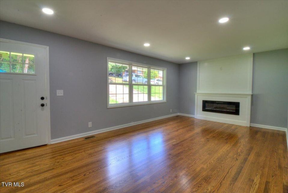 Photo #7: 545 Bays View Road