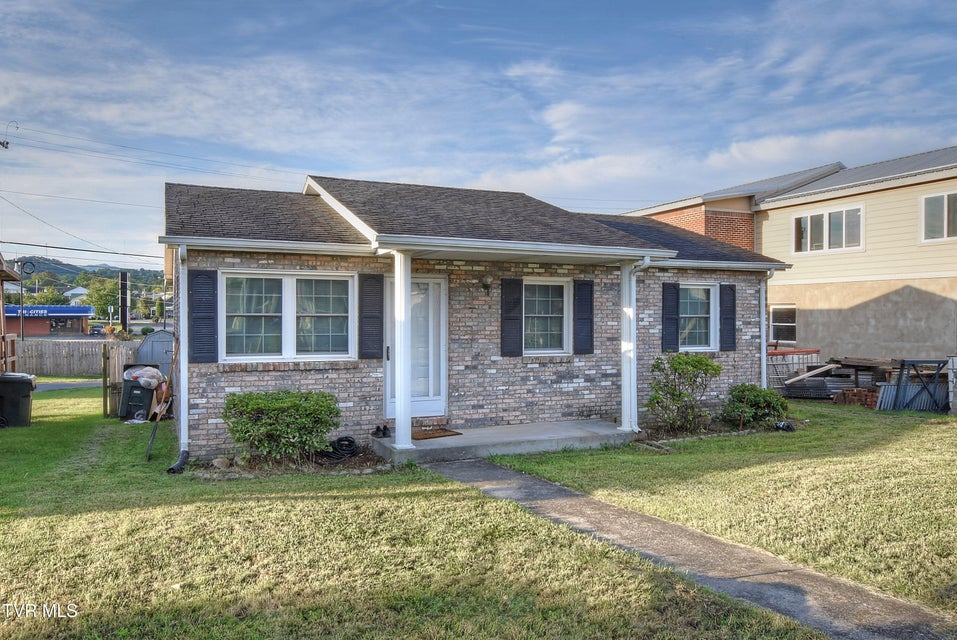 Photo #3: 308 Cottage Avenue