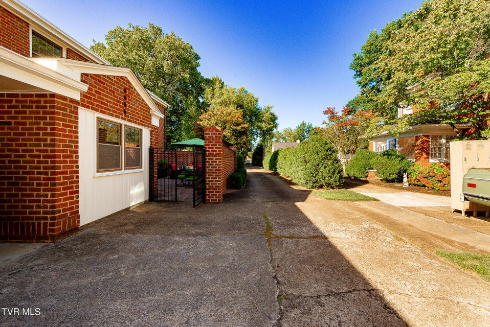 Photo #65: 1421 Linville Street