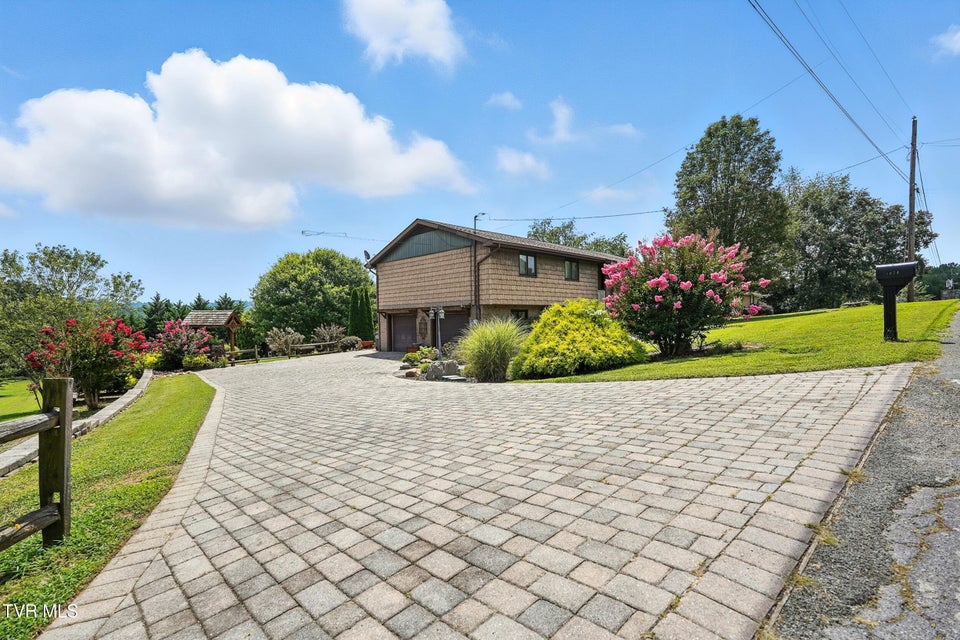 Photo #3: 4820 Lake Park Court