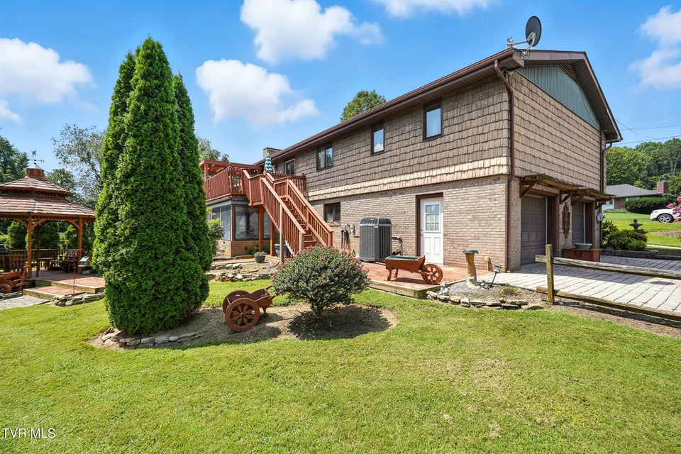 Photo #26: 4820 Lake Park Court
