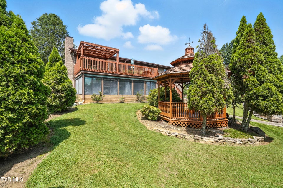 Photo #29: 4820 Lake Park Court