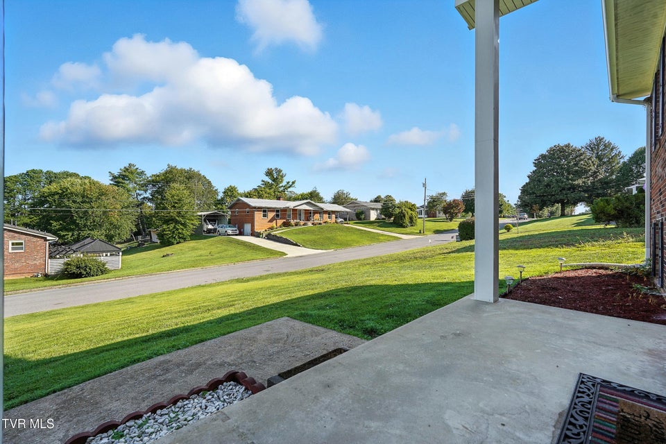 Photo #9: 817 Hills Drive