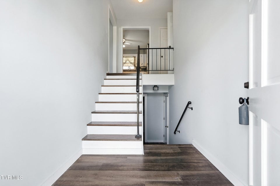 Photo #10: 817 Hills Drive