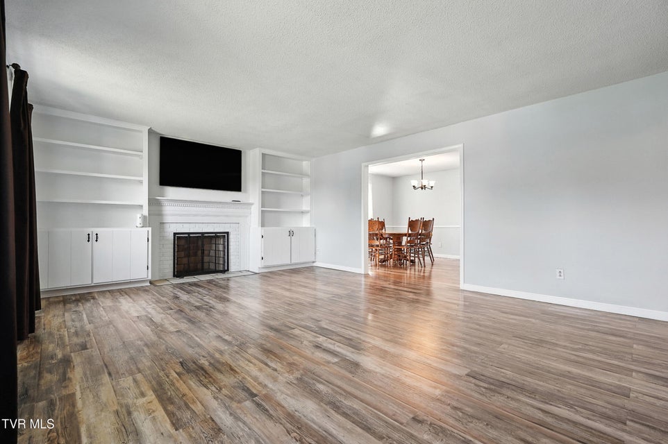 Photo #13: 817 Hills Drive