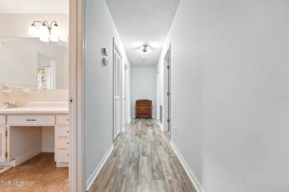 Photo #19: 817 Hills Drive