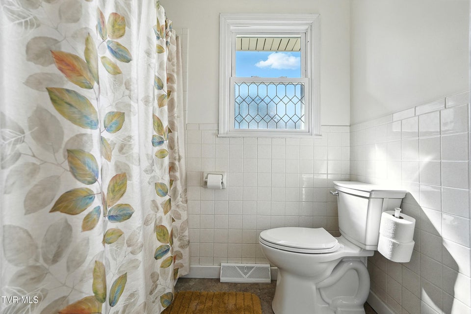 Photo #21: 817 Hills Drive