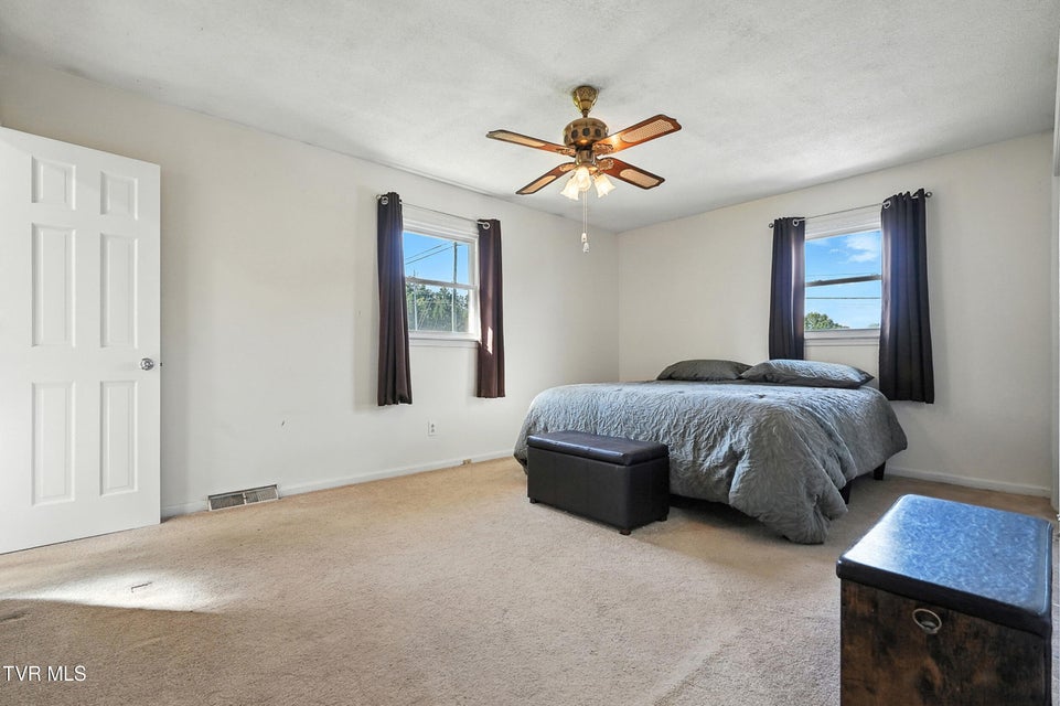 Photo #25: 817 Hills Drive