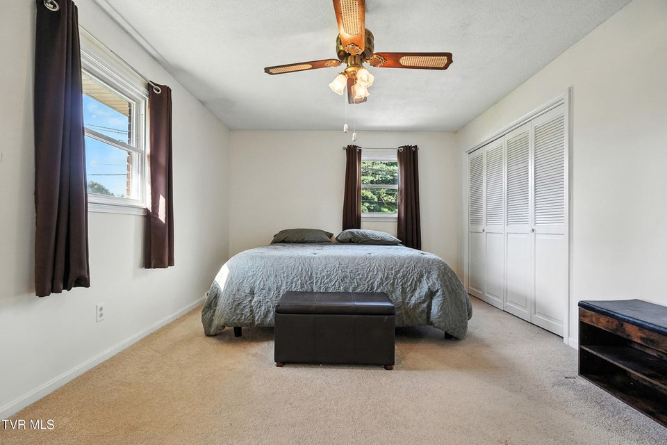 Photo #27: 817 Hills Drive