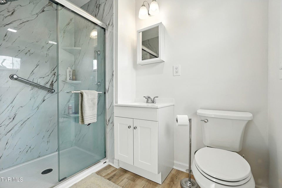 Photo #28: 817 Hills Drive