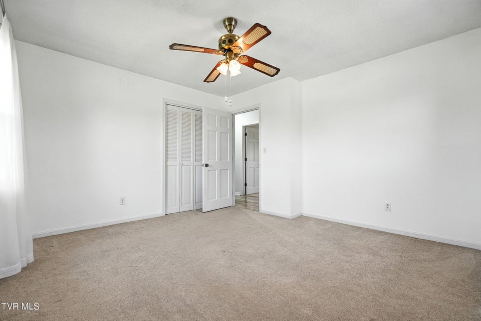 Photo #31: 817 Hills Drive