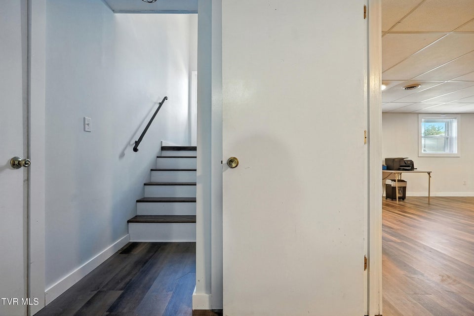 Photo #36: 817 Hills Drive