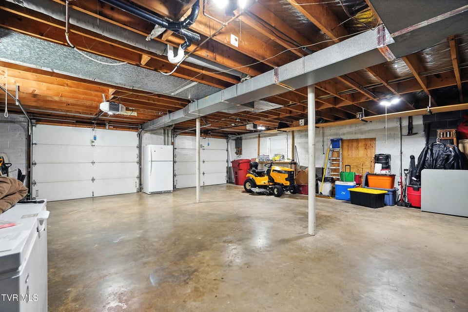 Photo #37: 817 Hills Drive