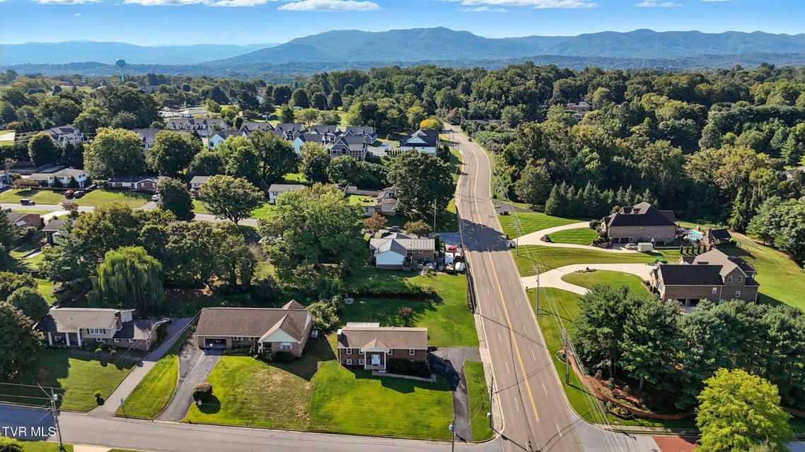 Photo #45: 817 Hills Drive