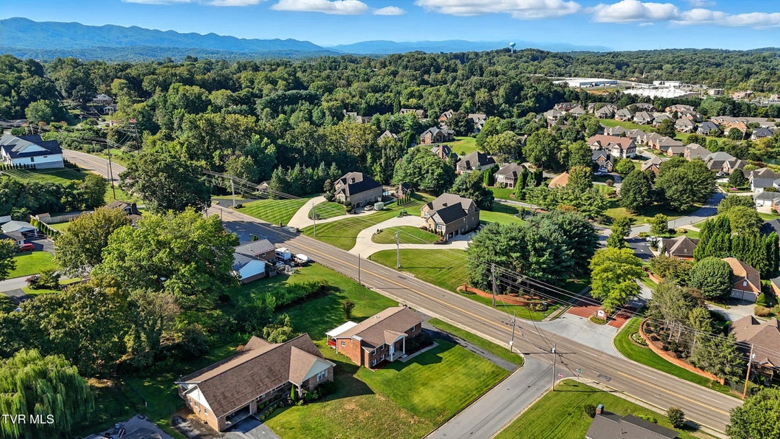 Photo #46: 817 Hills Drive