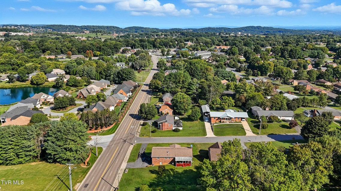 Photo #48: 817 Hills Drive