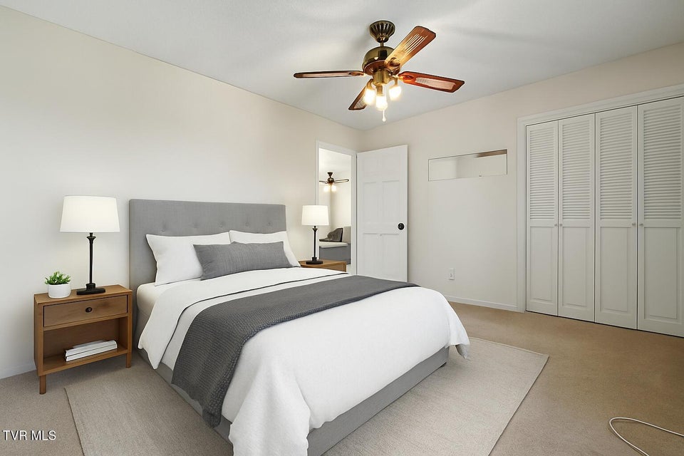 Photo #22: 817 Hills Drive