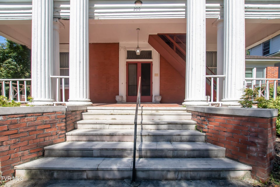 Photo #5: 200 Solar Street Street