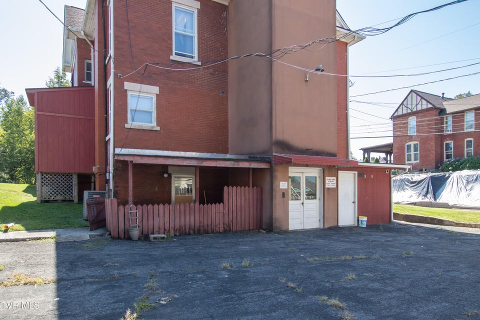 Photo #70: 200 Solar Street Street