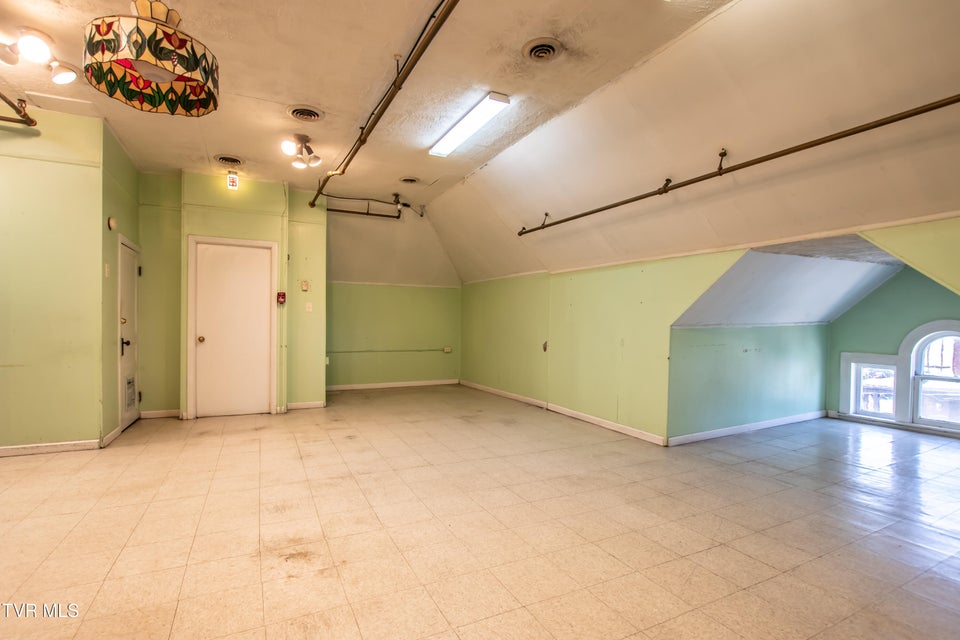 Photo #28: 200 Solar Street Street