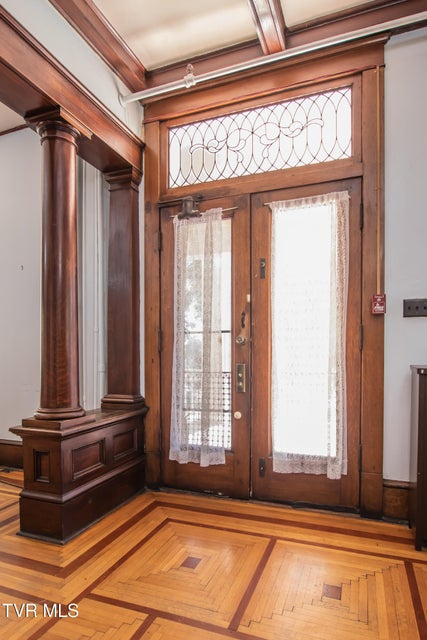 Photo #9: 200 Solar Street Street