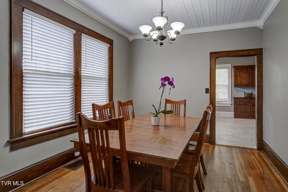 Photo #7: 919 Hillcrest Drive