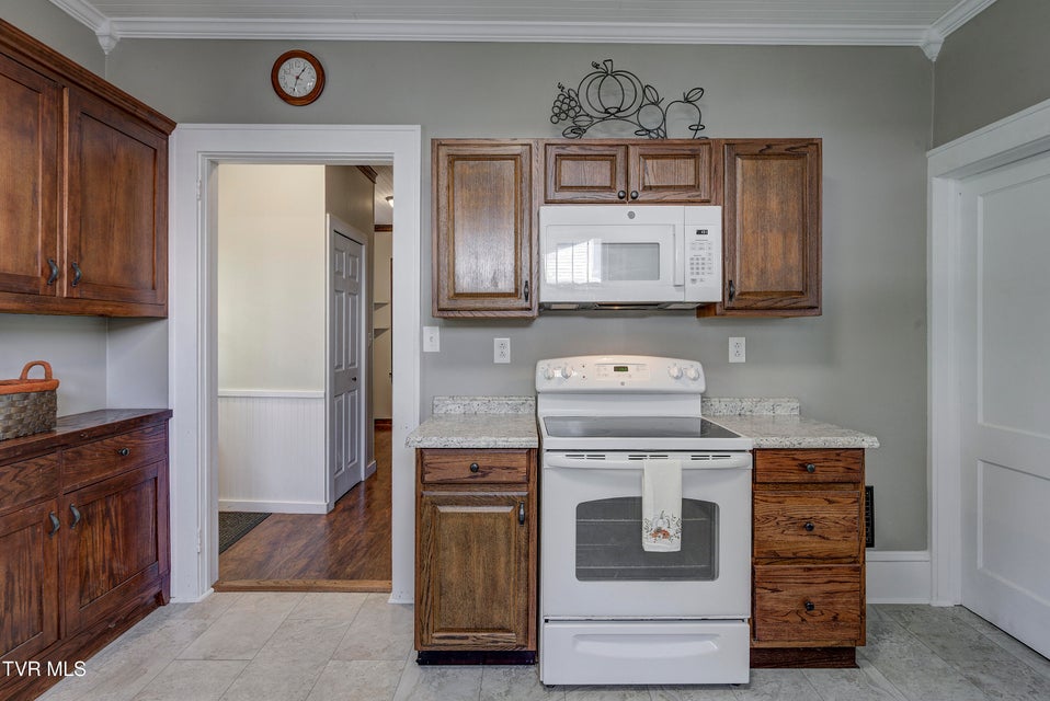 Photo #12: 919 Hillcrest Drive