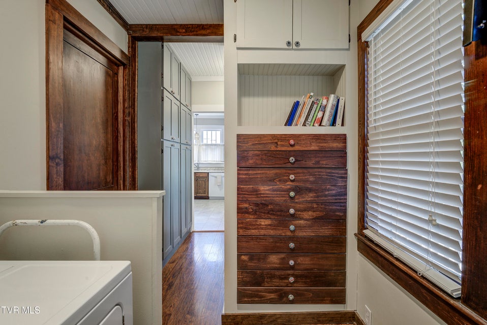 Photo #18: 919 Hillcrest Drive