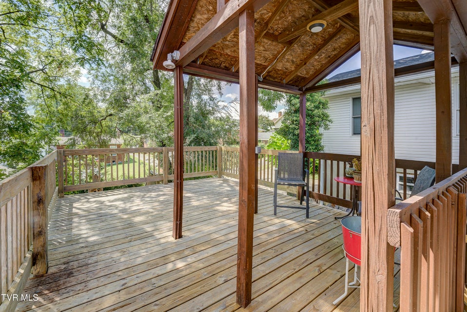 Photo #39: 919 Hillcrest Drive