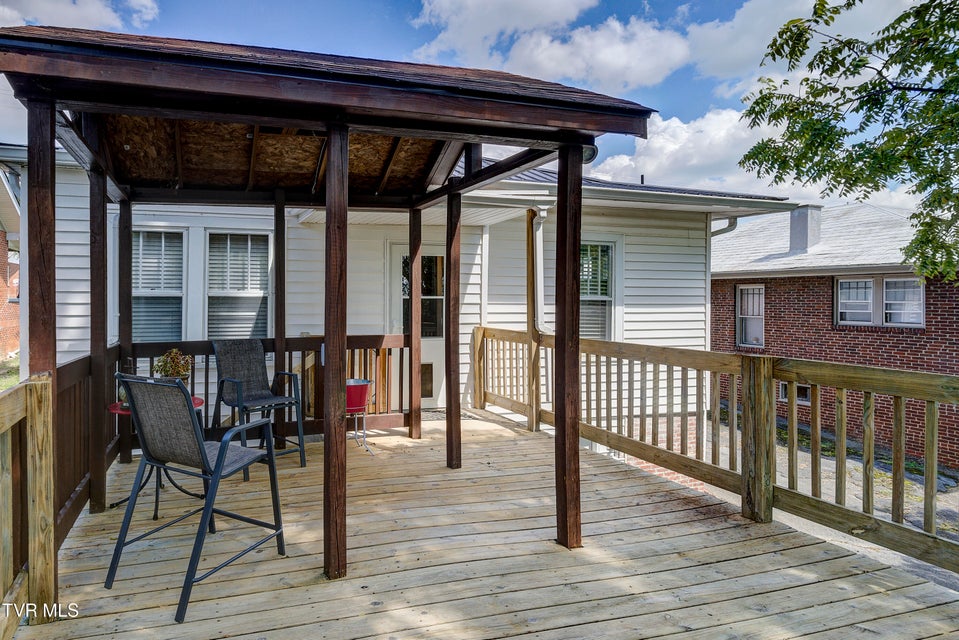Photo #41: 919 Hillcrest Drive