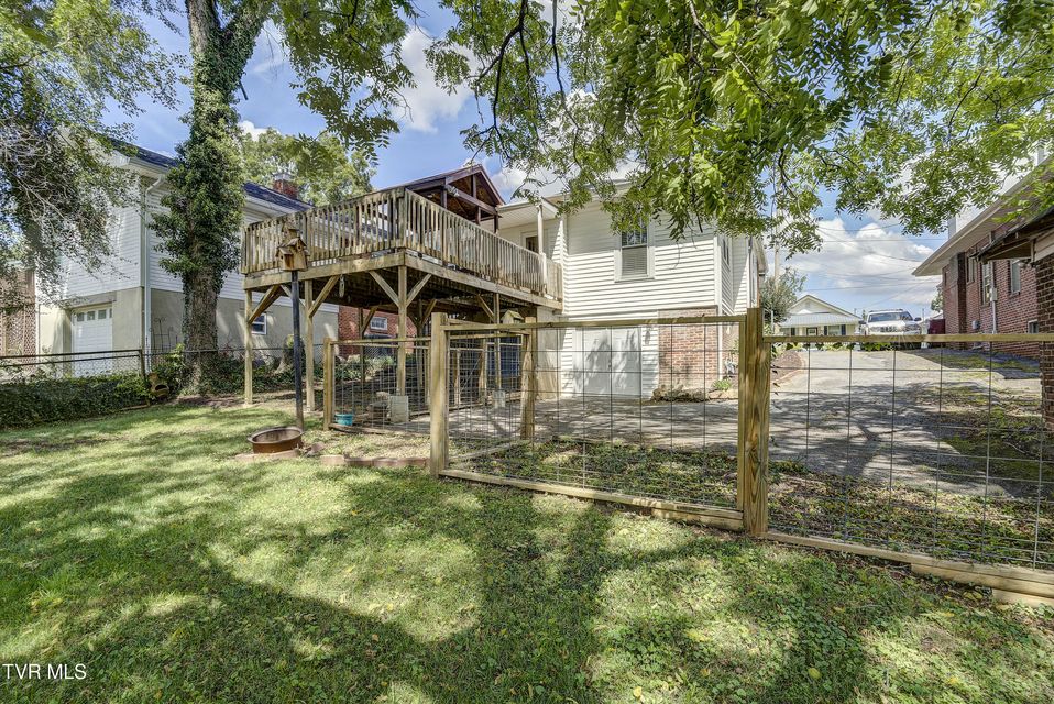 Photo #44: 919 Hillcrest Drive
