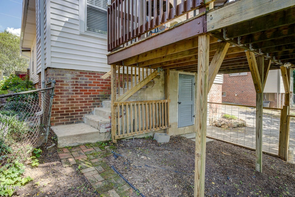 Photo #45: 919 Hillcrest Drive