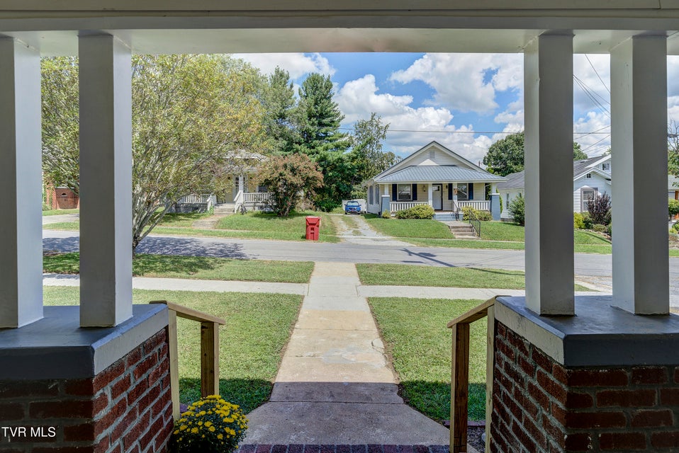 Photo #50: 919 Hillcrest Drive