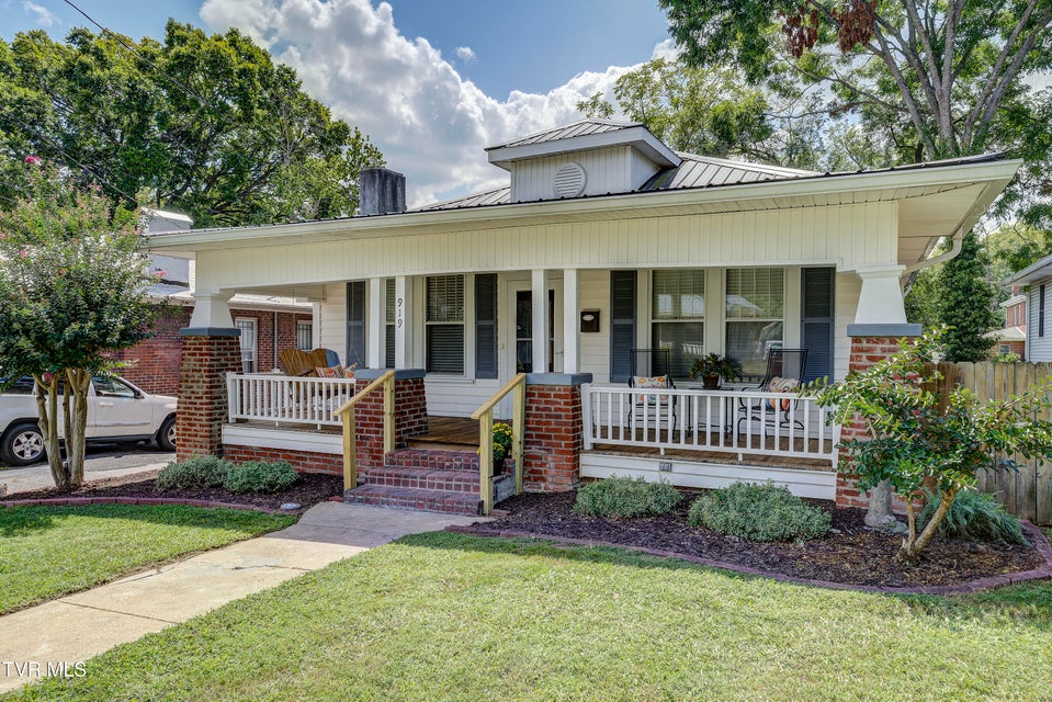 Photo #48: 919 Hillcrest Drive