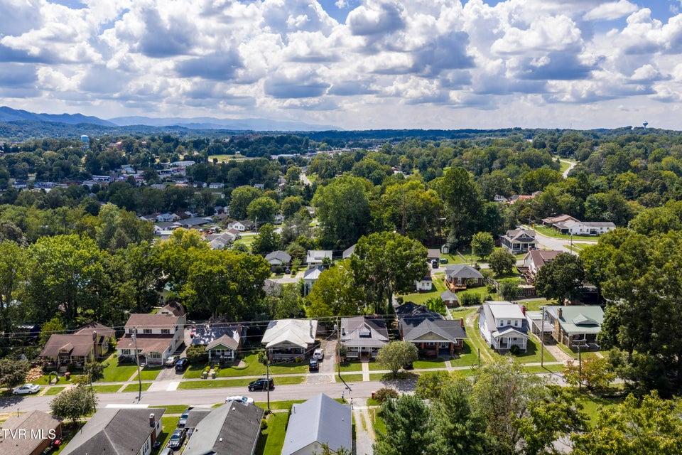 Photo #52: 919 Hillcrest Drive