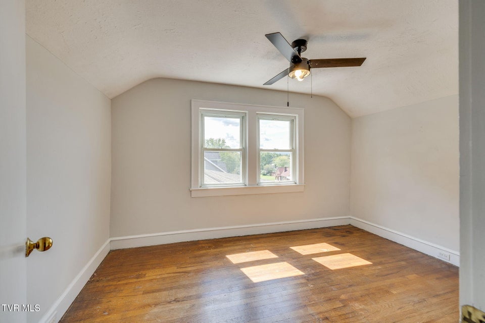 Photo #27: 3241 Clover Street